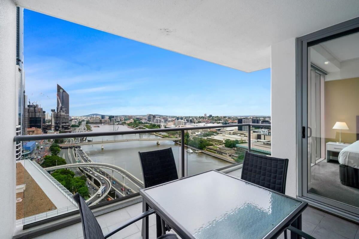 City Living - Brisbane River-View 2 Bedroom Apt Kültér fotó