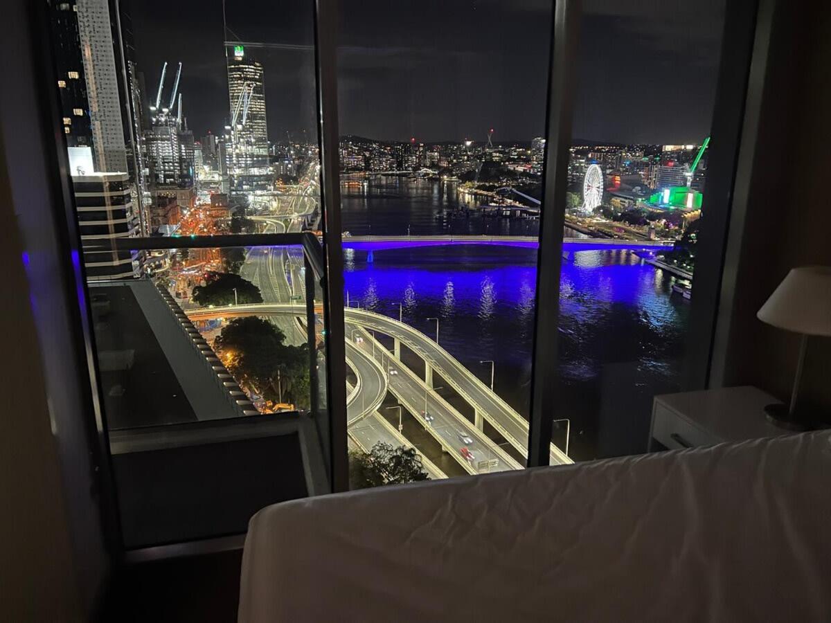 City Living - Brisbane River-View 2 Bedroom Apt Kültér fotó